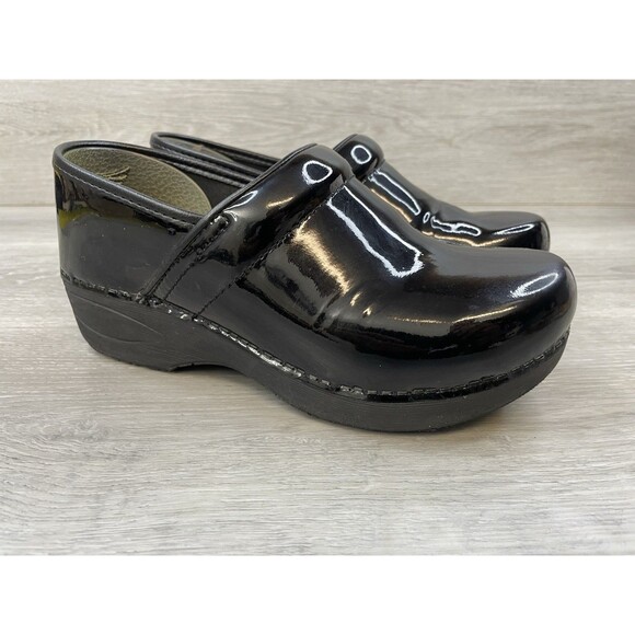 Dansko XP 2.0 Women's Black Leather Professional Clogs 7.5 38 Slip Resistant - Picture 1 of 12